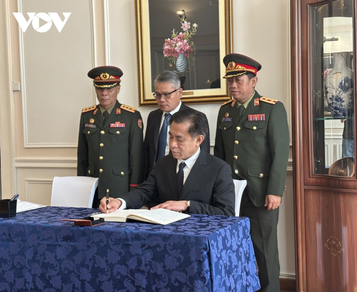 lễ viếng nguyên chủ tịch nước trần Đức lương tại nga hình ảnh 4 le vieng nguyen chu tich nuoc tran Duc luong tai nga hinh anh 4