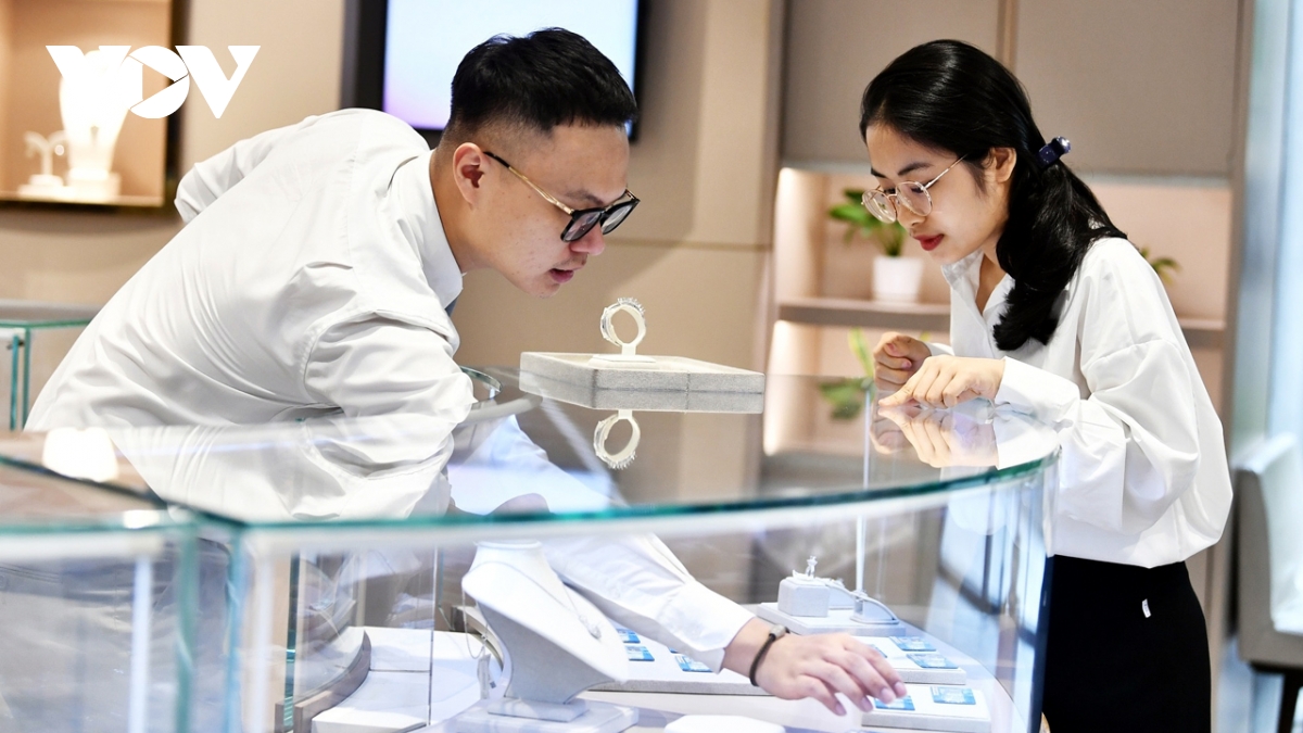 Giá vàng hôm nay 21/5: Vàng trong nước cao hơn thế giới 15,4 triệu đồng/lượng