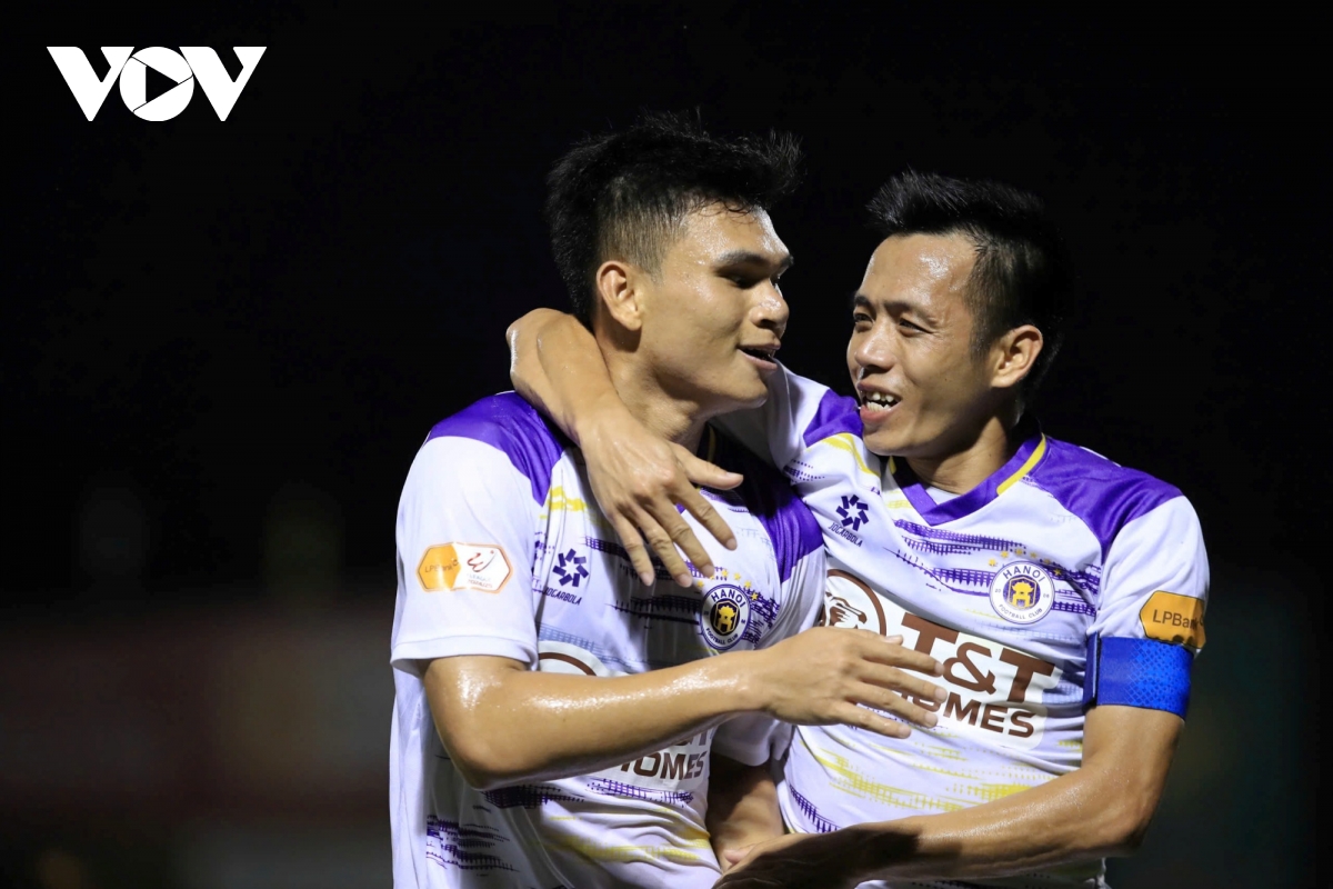 vòng 23 v-league 2024 2025 nam Định phất cờ, hà nội fc níu kéo cơ hội hình ảnh 2 vong 23 v-league 2024 2025 nam Dinh phat co, ha noi fc niu keo co hoi hinh anh 2