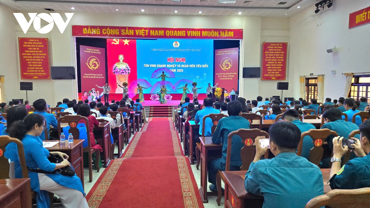 cần thơ tôn vinh 19 doanh nghiệp, 31 đoàn viên công đoàn tiêu biểu hình ảnh 1 can tho ton vinh 19 doanh nghiep, 31 doan vien cong doan tieu bieu hinh anh 1