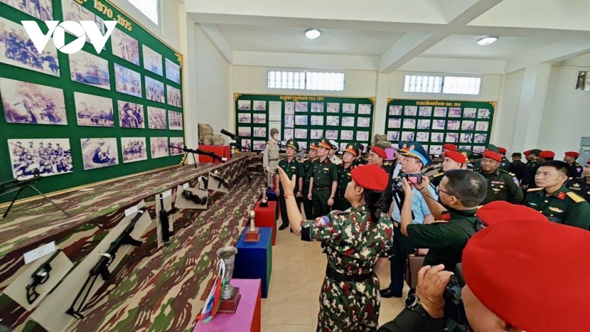 lãnh đạo trẻ quân đội việt nam và campuchia góp phần vun đắp tình hữu nghị hình ảnh 5 lanh dao tre quan doi viet nam va campuchia gop phan vun dap tinh huu nghi hinh anh 5