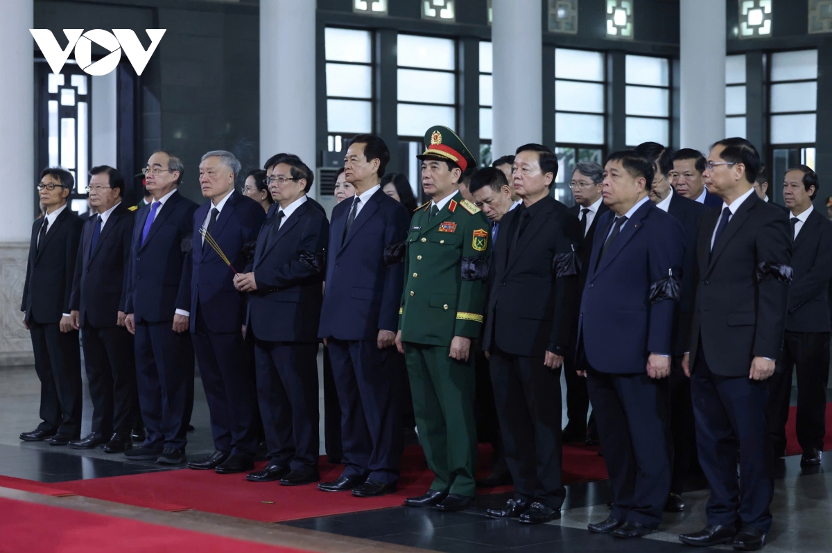 cử hành trọng thể lễ viếng nguyên chủ tịch nước trần Đức lương hình ảnh 44 cu hanh trong the le vieng nguyen chu tich nuoc tran Duc luong hinh anh 44
