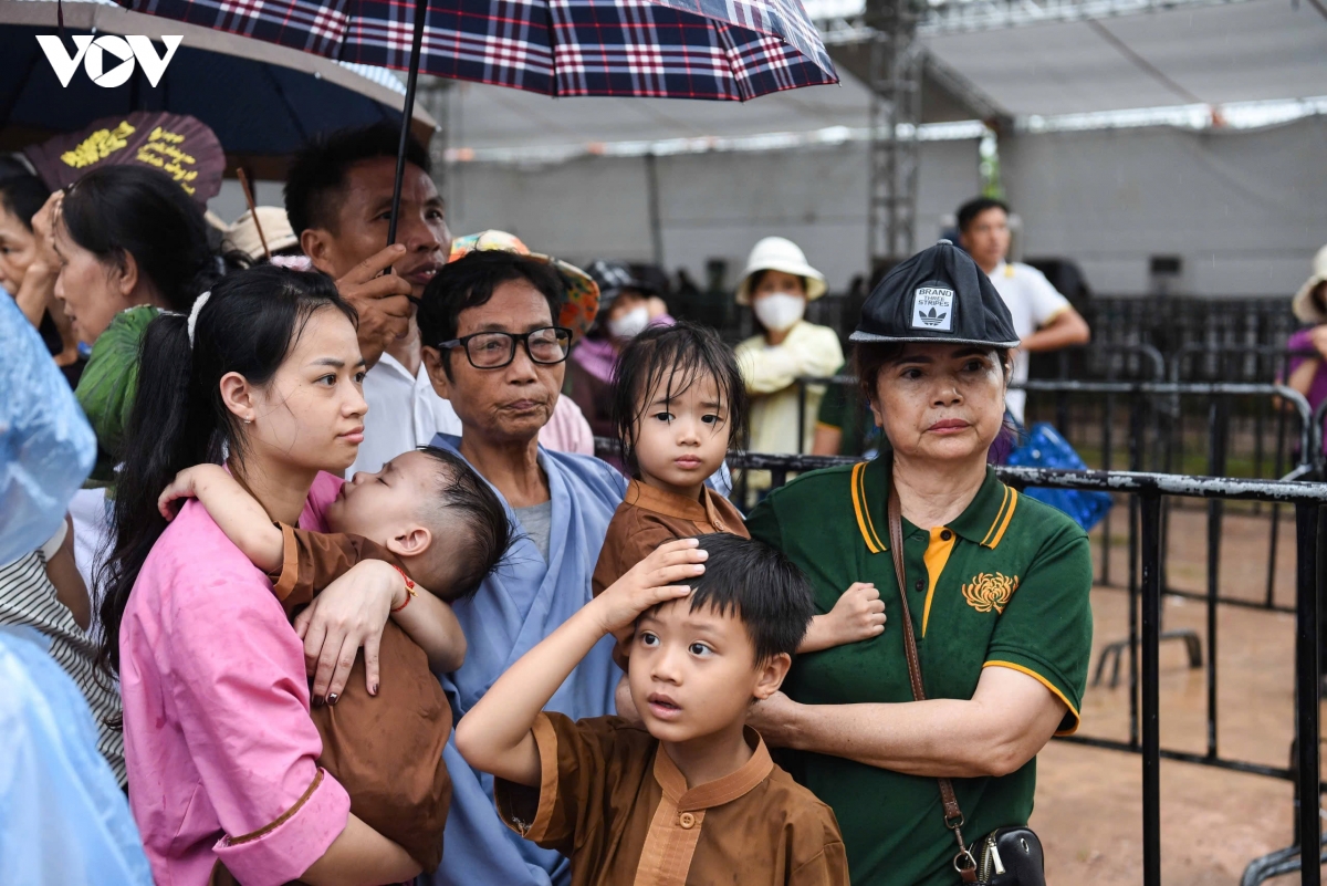 Doi mua don xa loi Duc phat tai chua phuc son, bac giang hinh anh 8