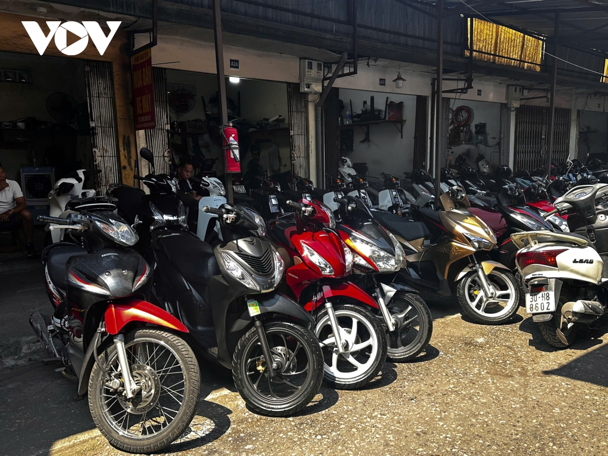 Thị trường xe máy cũ, người bán nhiều hơn người mua
