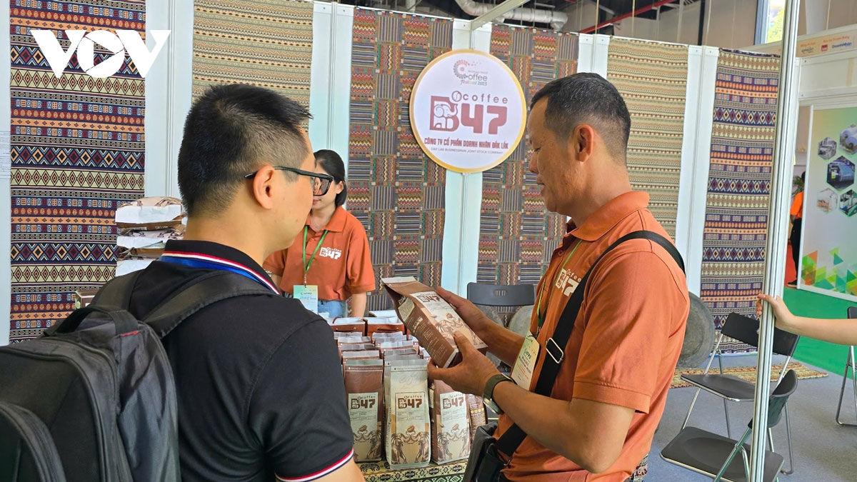 hơn 500 ông lớn ngành giấy và bao bì hội tụ tại vppe 2025 bình dương hình ảnh 3 hon 500 ong lon nganh giay va bao bi hoi tu tai vppe 2025 binh duong hinh anh 3