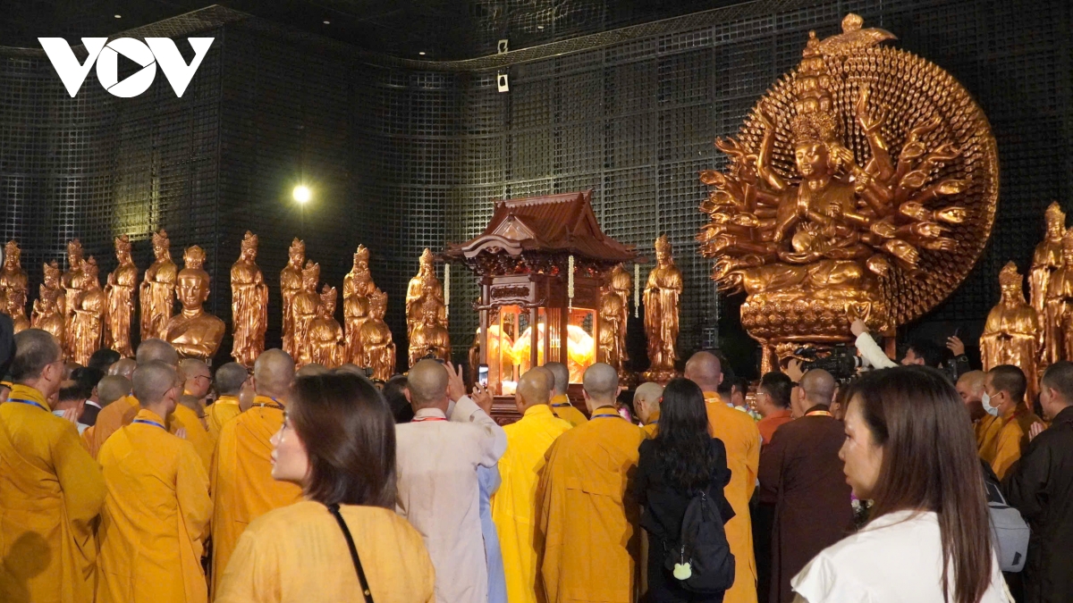 Núi Bà Đen cung nghinh xá lợi Đức Phật từ Ấn Độ trong Đại lễ Vesak 2025