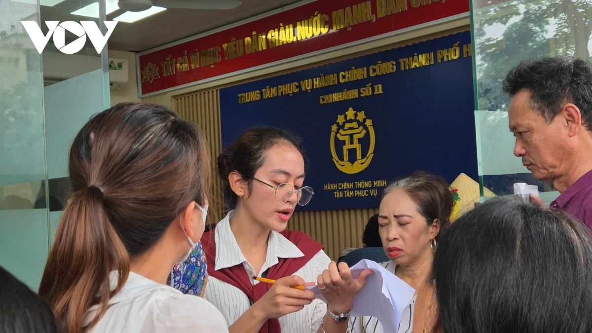 vì sao hà nội quá tải dịch vụ công hình ảnh 2 vi sao ha noi qua tai dich vu cong hinh anh 2