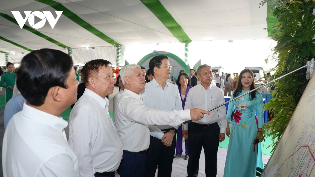 phó thủ tướng dự lễ động thổ 2 khu công nghiệp công nghệ cao tại bình dương hình ảnh 1 pho thu tuong du le dong tho 2 khu cong nghiep cong nghe cao tai binh duong hinh anh 1
