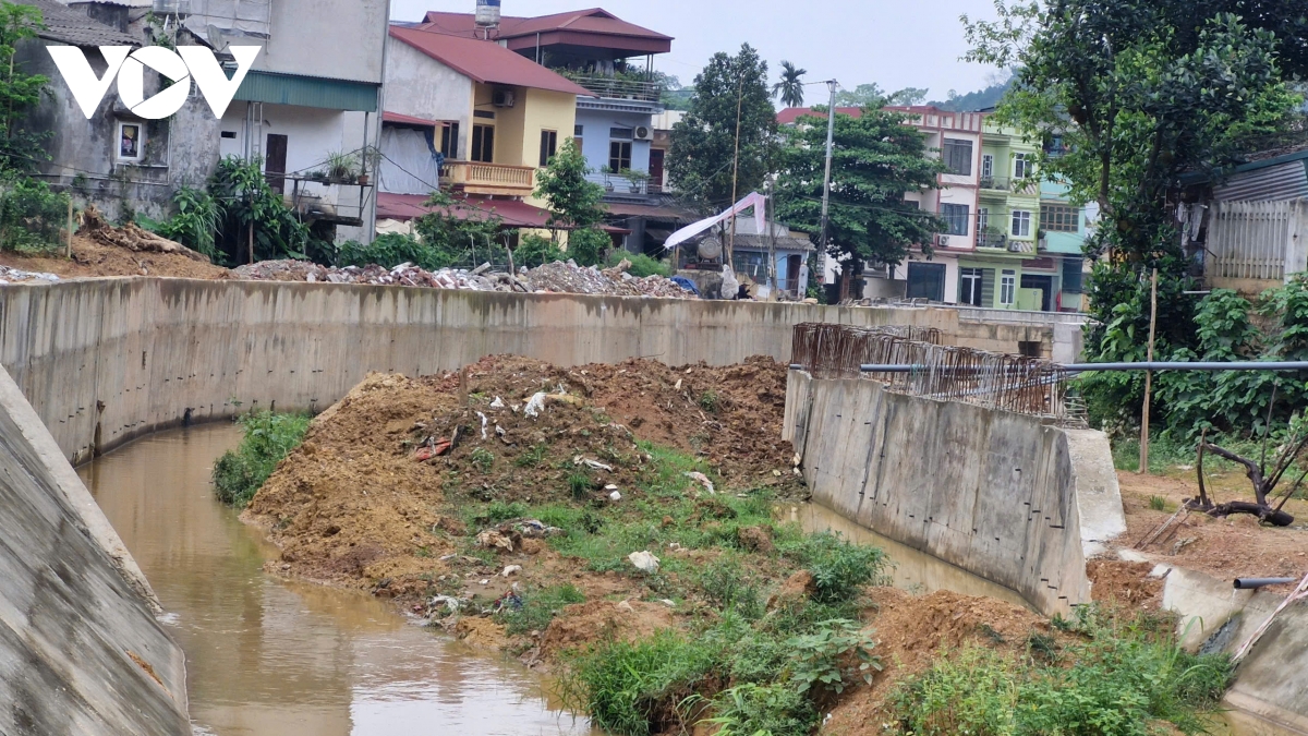 kè chống lũ suối cầu dài yên bái chậm tiến độ làm tăng nguy cơ ngập úng trước mùa hình ảnh 4 ke chong lu suoi cau dai yen bai cham tien do lam tang nguy co ngap ung truoc mua hinh anh 4