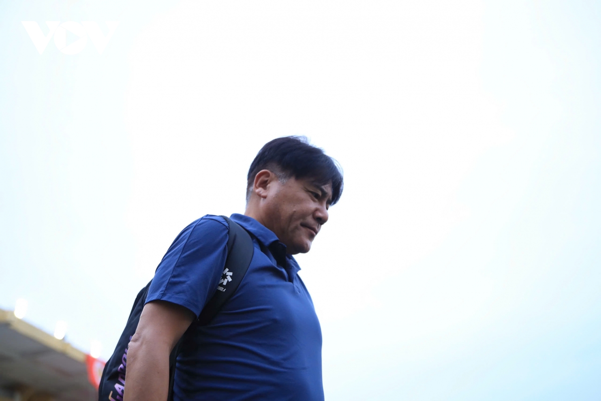 10 người hà nội fc thắng kịch tính cahn, tiếp tục đua vô địch cùng clb nam Định hình ảnh 27 10 nguoi ha noi fc thang kich tinh cahn, tiep tuc dua vo dich cung clb nam Dinh hinh anh 27