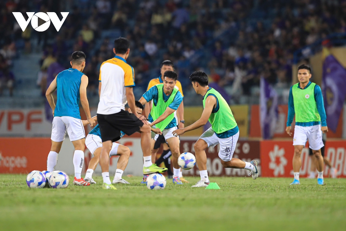 10 người hà nội fc thắng kịch tính cahn, tiếp tục đua vô địch cùng clb nam Định hình ảnh 35 10 nguoi ha noi fc thang kich tinh cahn, tiep tuc dua vo dich cung clb nam Dinh hinh anh 35
