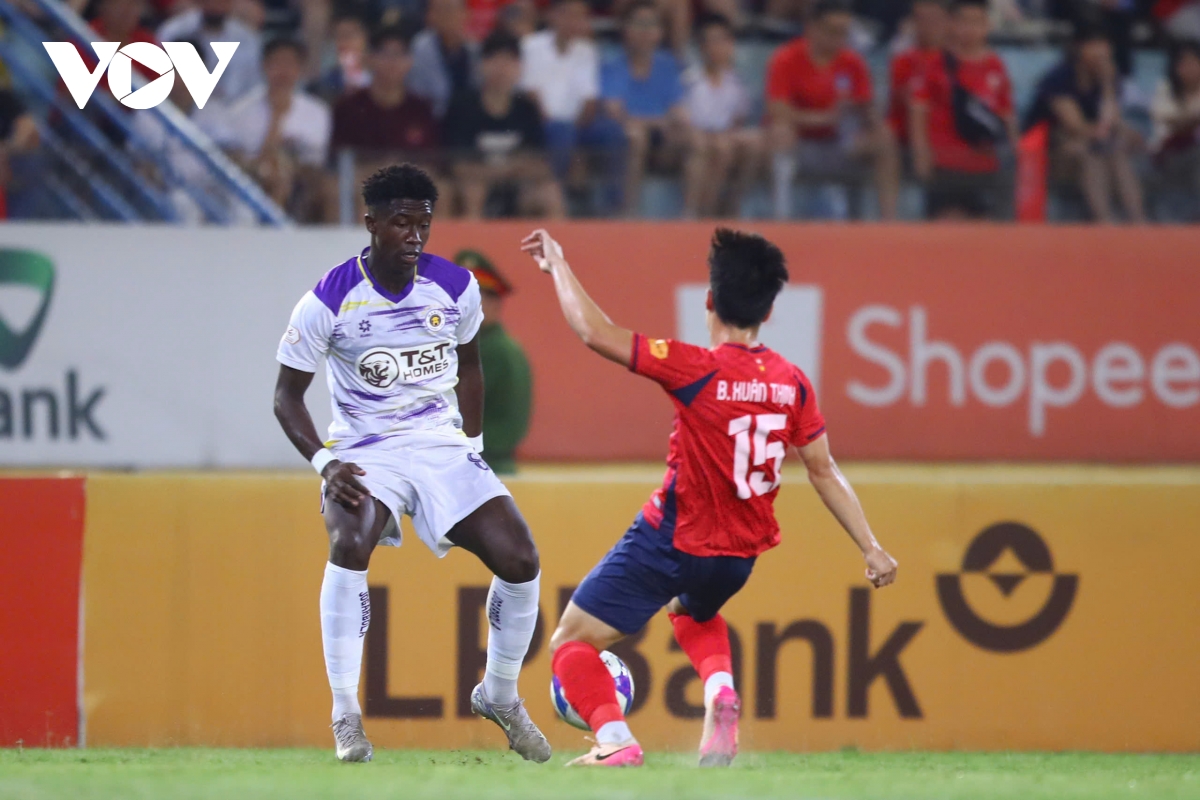 10 người hà nội fc thắng kịch tính cahn, tiếp tục đua vô địch cùng clb nam Định hình ảnh 2 10 nguoi ha noi fc thang kich tinh cahn, tiep tuc dua vo dich cung clb nam Dinh hinh anh 2