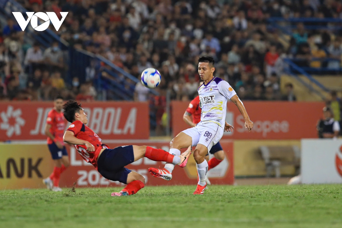 10 người hà nội fc thắng kịch tính cahn, tiếp tục đua vô địch cùng clb nam Định hình ảnh 4 10 nguoi ha noi fc thang kich tinh cahn, tiep tuc dua vo dich cung clb nam Dinh hinh anh 4