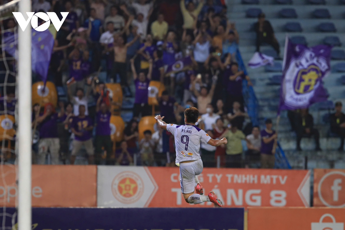 10 người hà nội fc thắng kịch tính cahn, tiếp tục đua vô địch cùng clb nam Định hình ảnh 46 10 nguoi ha noi fc thang kich tinh cahn, tiep tuc dua vo dich cung clb nam Dinh hinh anh 46