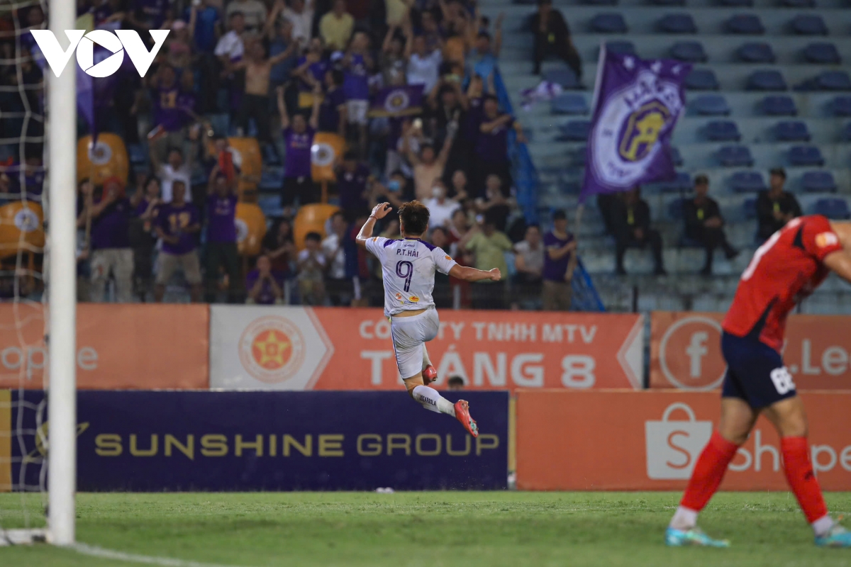 10 người hà nội fc thắng kịch tính cahn, tiếp tục đua vô địch cùng clb nam Định hình ảnh 45 10 nguoi ha noi fc thang kich tinh cahn, tiep tuc dua vo dich cung clb nam Dinh hinh anh 45