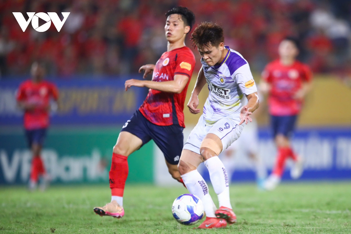 10 người hà nội fc thắng kịch tính cahn, tiếp tục đua vô địch cùng clb nam Định hình ảnh 50 10 nguoi ha noi fc thang kich tinh cahn, tiep tuc dua vo dich cung clb nam Dinh hinh anh 50