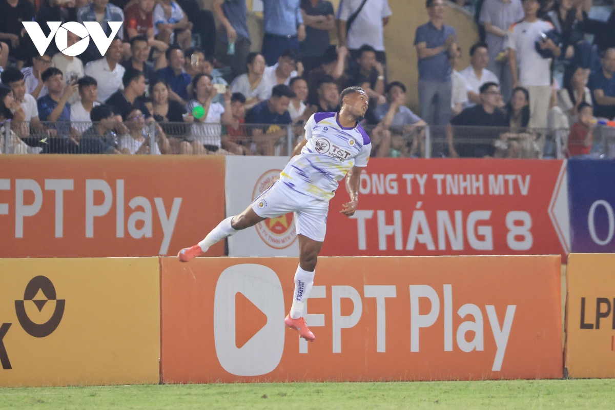 10 người hà nội fc thắng kịch tính cahn, tiếp tục đua vô địch cùng clb nam Định hình ảnh 18 10 nguoi ha noi fc thang kich tinh cahn, tiep tuc dua vo dich cung clb nam Dinh hinh anh 18