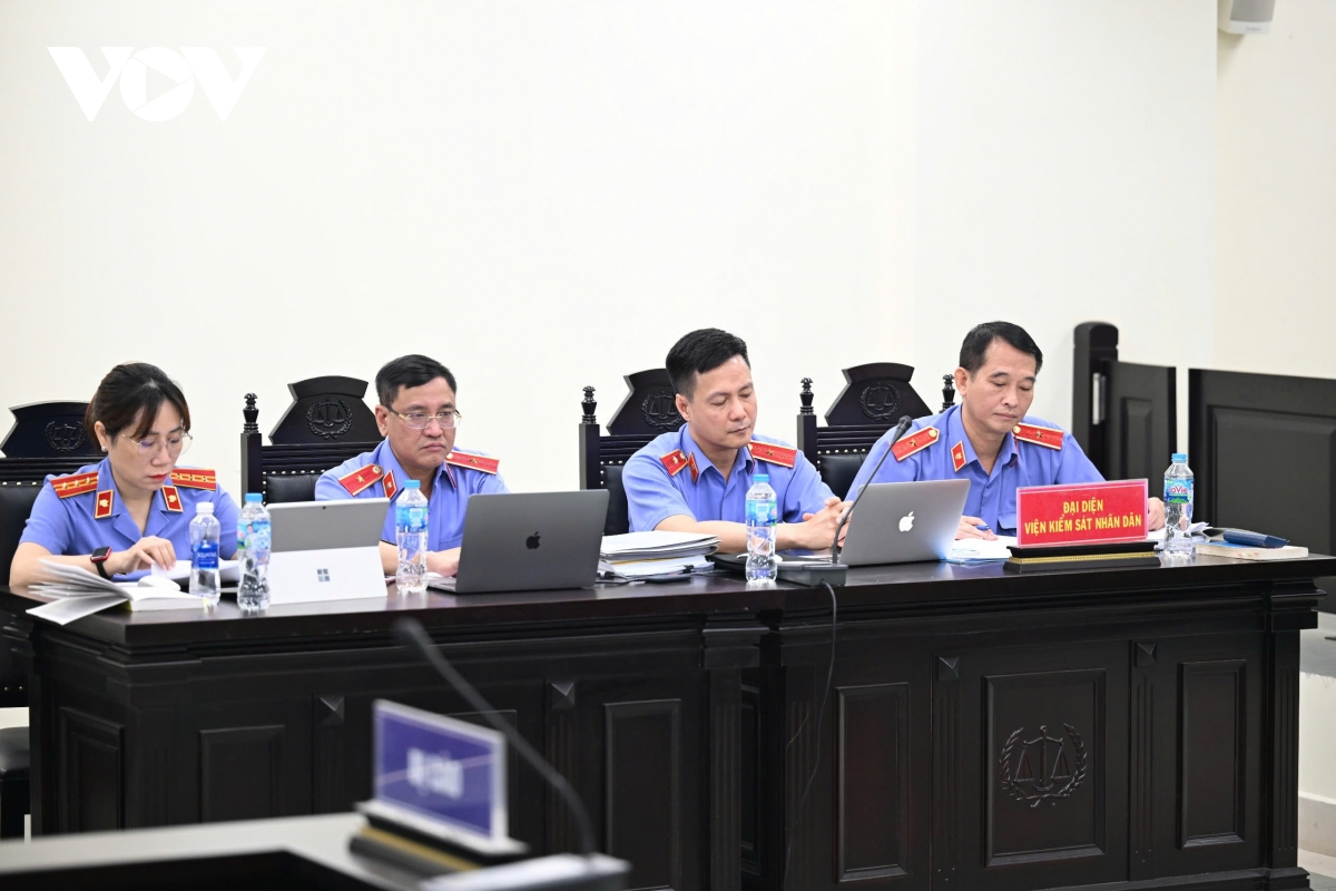 dẫn giải cựu vụ phó nguyễn lộc an hầu toà trong vụ gợi ý doanh nghiệp chi tiền hình ảnh 7 dan giai cuu vu pho nguyen loc an hau toa trong vu goi y doanh nghiep chi tien hinh anh 7