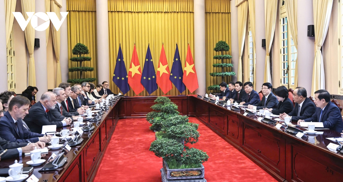 chủ tịch nước tiếp đại sứ các nước thành viên liên minh châu Âu tại việt nam hình ảnh 1 chu tich nuoc tiep dai su cac nuoc thanh vien lien minh chau Au tai viet nam hinh anh 1
