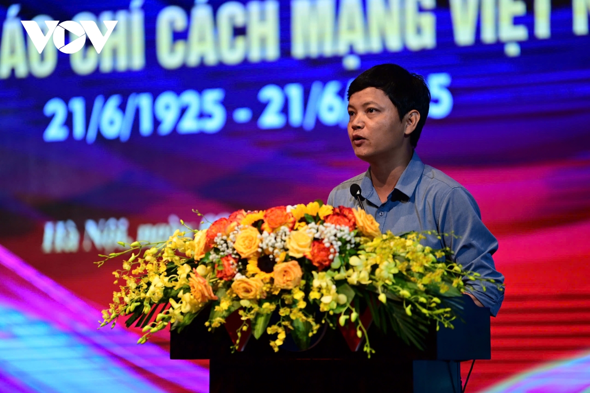 toàn cảnh buổi gặp mặt nhân kỷ niệm 100 năm ngày báo chí cách mạng việt nam tại vov hình ảnh 9 toan canh buoi gap mat nhan ky niem 100 nam ngay bao chi cach mang viet nam tai vov hinh anh 9