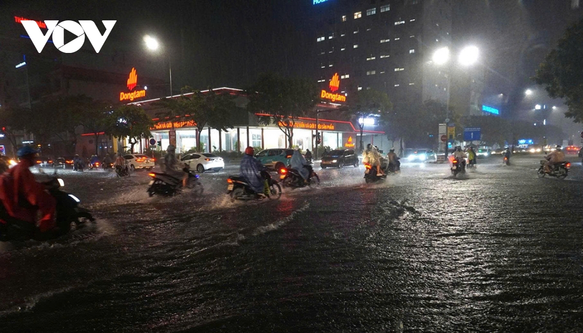 Đà nẵng mưa lớn, ngập cục bộ do ảnh hưởng bão số 1 hình ảnh 11 Da nang mua lon, ngap cuc bo do anh huong bao so 1 hinh anh 11
