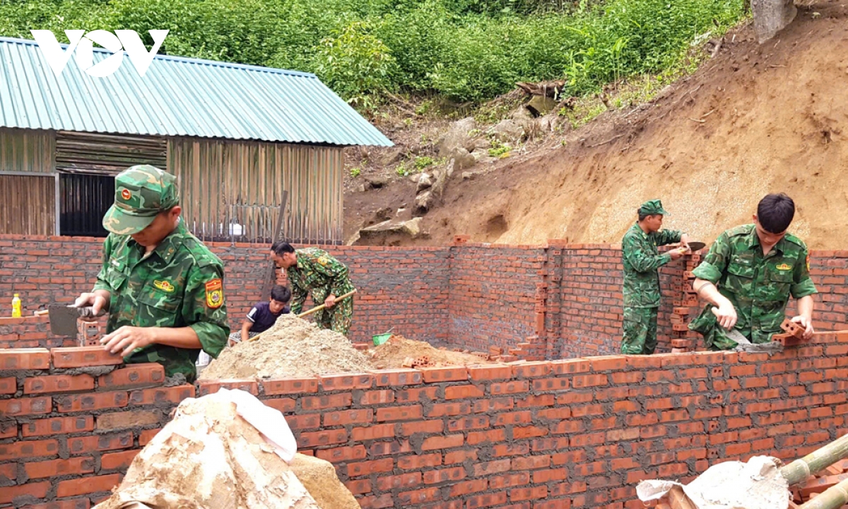 bộ đội biên phòng lai châu chung tay xây những mái ấm nơi biên giới hình ảnh 14 bo doi bien phong lai chau chung tay xay nhung mai am noi bien gioi hinh anh 14