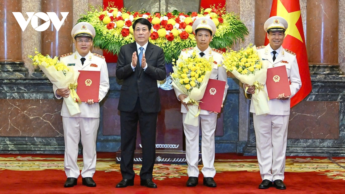 chủ tịch nước trao quyết định thăng hàm thượng tướng cho lãnh đạo bộ công an hình ảnh 3 chu tich nuoc trao quyet dinh thang ham thuong tuong cho lanh dao bo cong an hinh anh 3