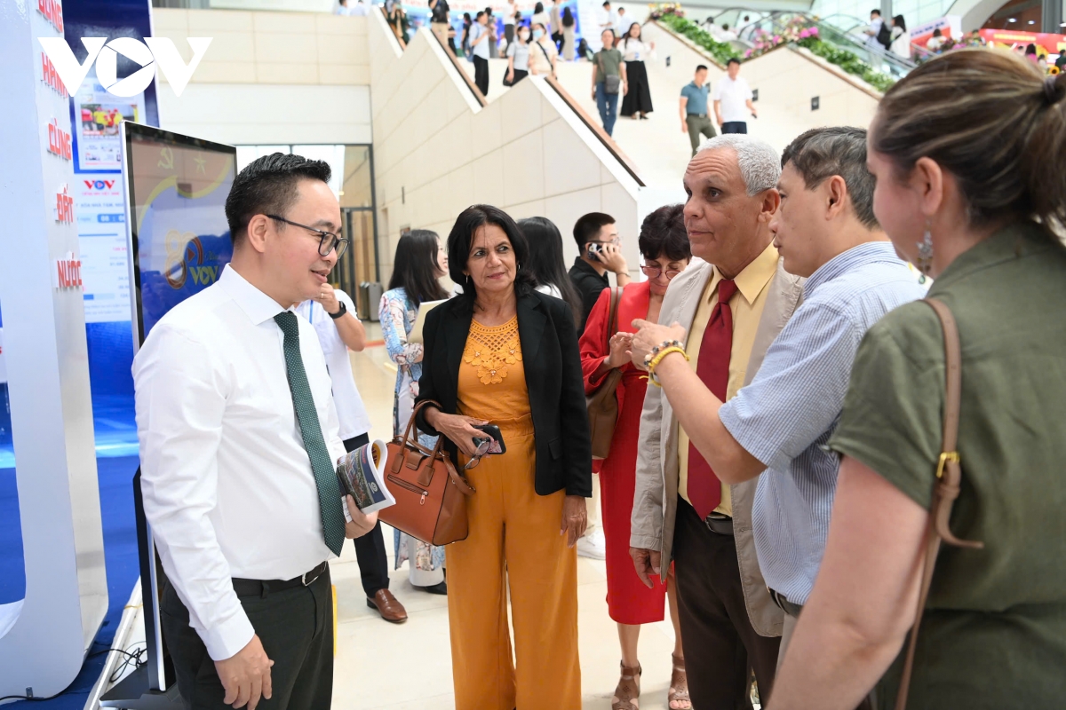hoi bao toan quoc 2025 nhieu hoat dong soi noi tai gian trung bay cua vov hinh anh 17