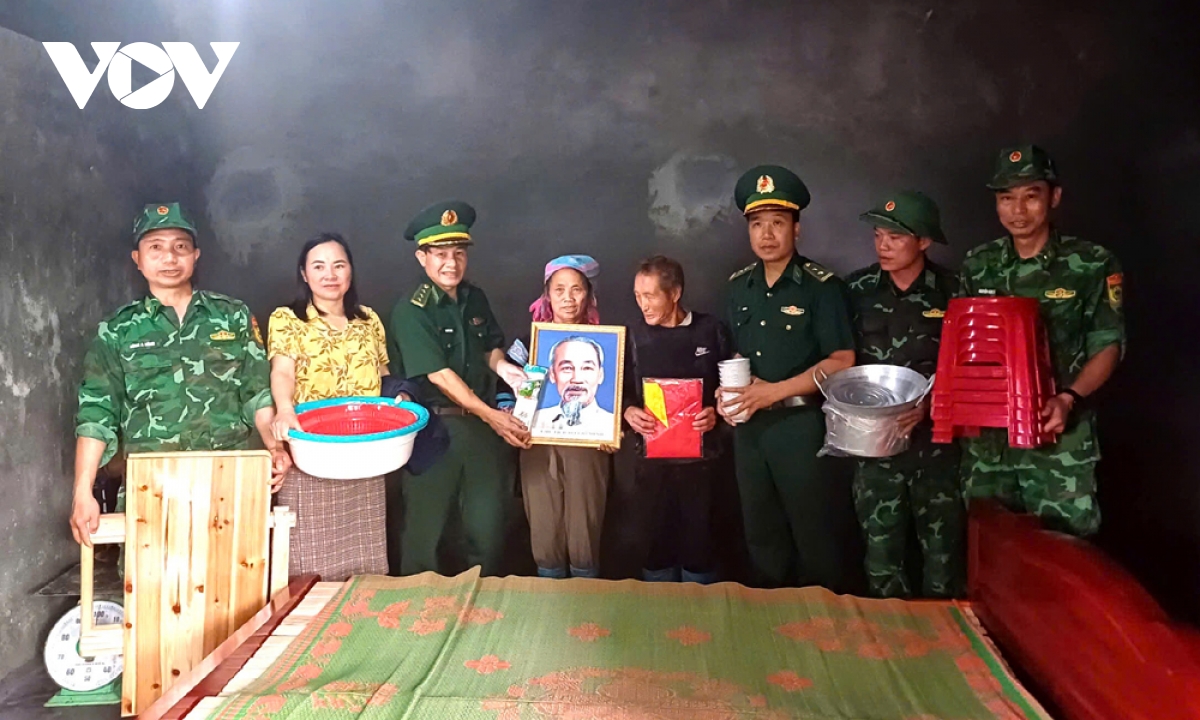 bộ đội biên phòng lai châu chung tay xây những mái ấm nơi biên giới hình ảnh 20 bo doi bien phong lai chau chung tay xay nhung mai am noi bien gioi hinh anh 20