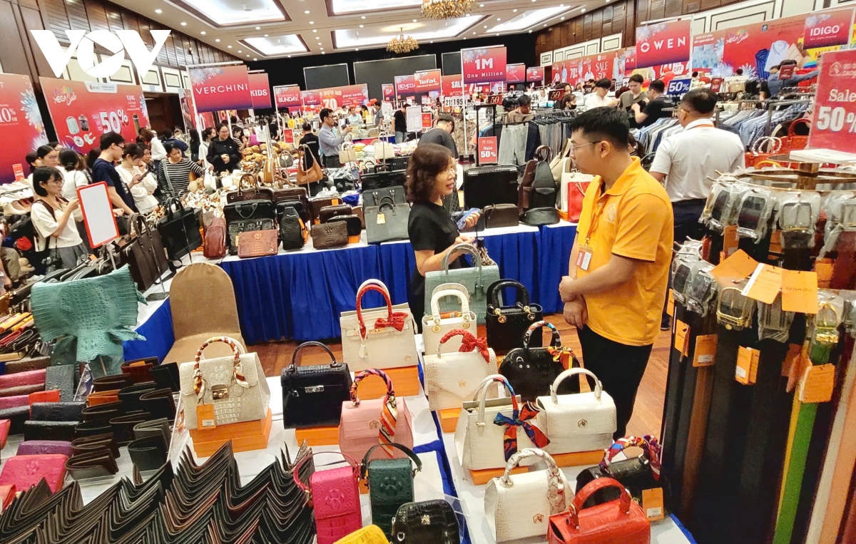 300 thương hiệu nổi tiếng tham gia ngày hội khuyến mại hàng hiệu - mega sale hình ảnh 1 300 thuong hieu noi tieng tham gia ngay hoi khuyen mai hang hieu - mega sale hinh anh 1