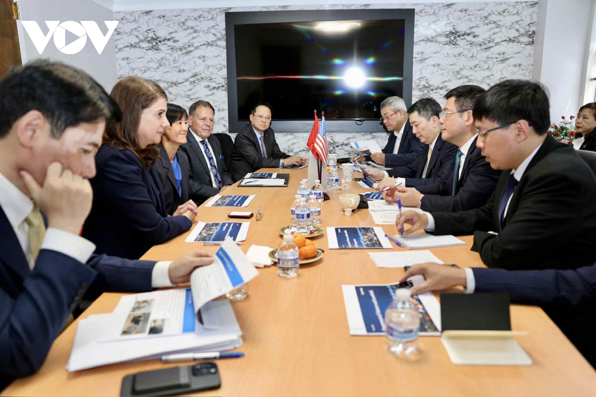 bộ trưởng công thương làm việc với lãnh đạo tập đoàn exxon mobil hình ảnh 1 bo truong cong thuong lam viec voi lanh dao tap doan exxon mobil hinh anh 1