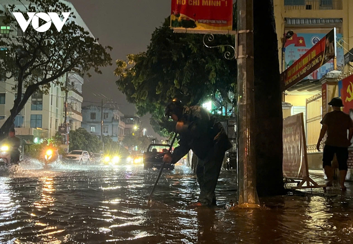 Đà nẵng mưa lớn, ngập cục bộ do ảnh hưởng bão số 1 hình ảnh 2 Da nang mua lon, ngap cuc bo do anh huong bao so 1 hinh anh 2