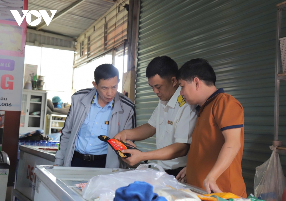 sơn la xử lý nghiêm vi phạm hàng lậu, gian lận thương mại hình ảnh 1 son la xu ly nghiem vi pham hang lau, gian lan thuong mai hinh anh 1