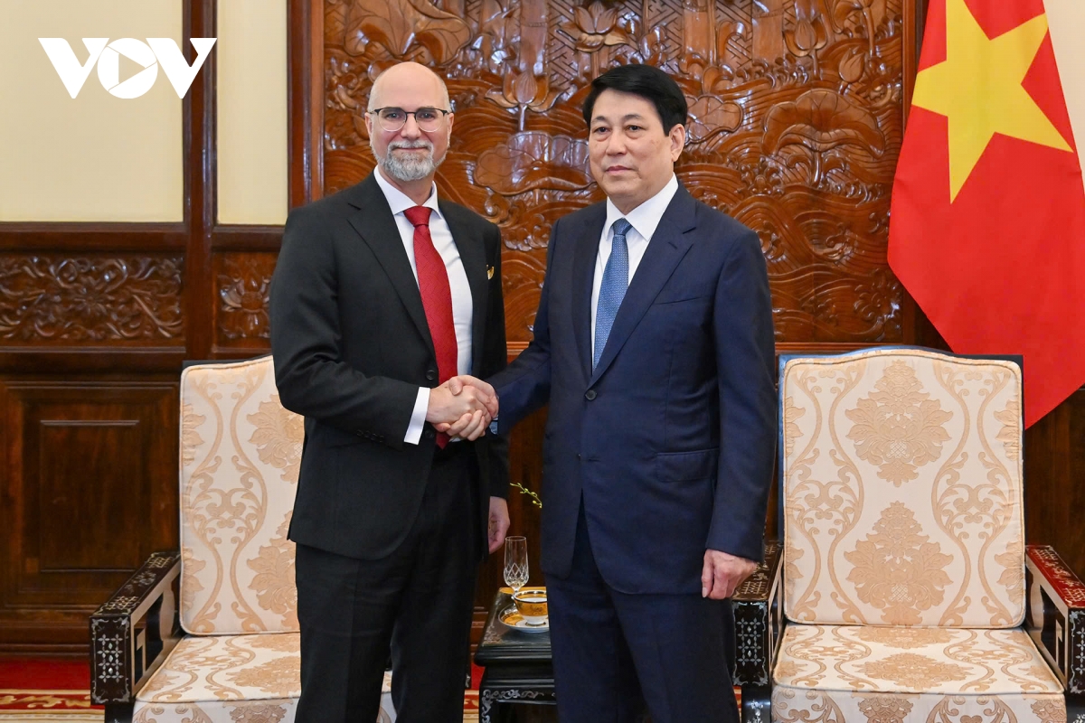 chủ tịch nước lương cường tiếp Đại sứ canada và Đại sứ iran đến chào từ biệt hình ảnh 1 chu tich nuoc luong cuong tiep Dai su canada va Dai su iran den chao tu biet hinh anh 1