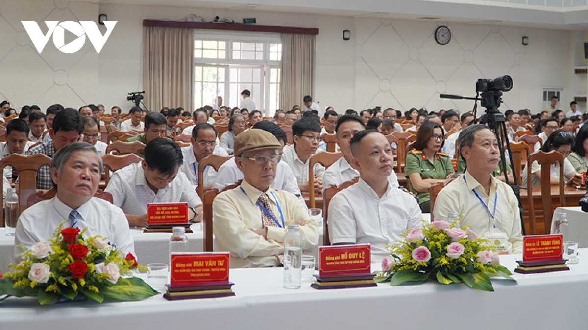 tôn vinh người làm báo dấn thân giữa tâm lũ và điểm nóng thông tin hình ảnh 3 ton vinh nguoi lam bao dan than giua tam lu va diem nong thong tin hinh anh 3
