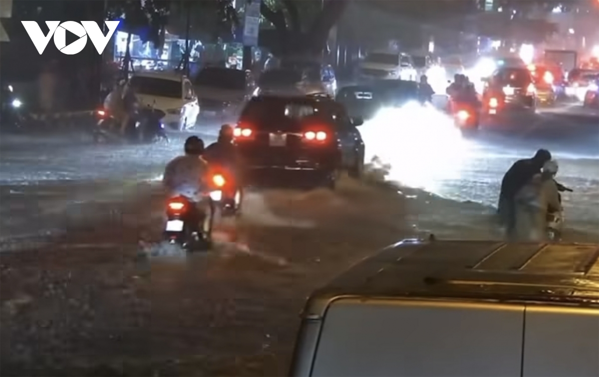Đà nẵng mưa lớn, ngập cục bộ do ảnh hưởng bão số 1 hình ảnh 3 Da nang mua lon, ngap cuc bo do anh huong bao so 1 hinh anh 3