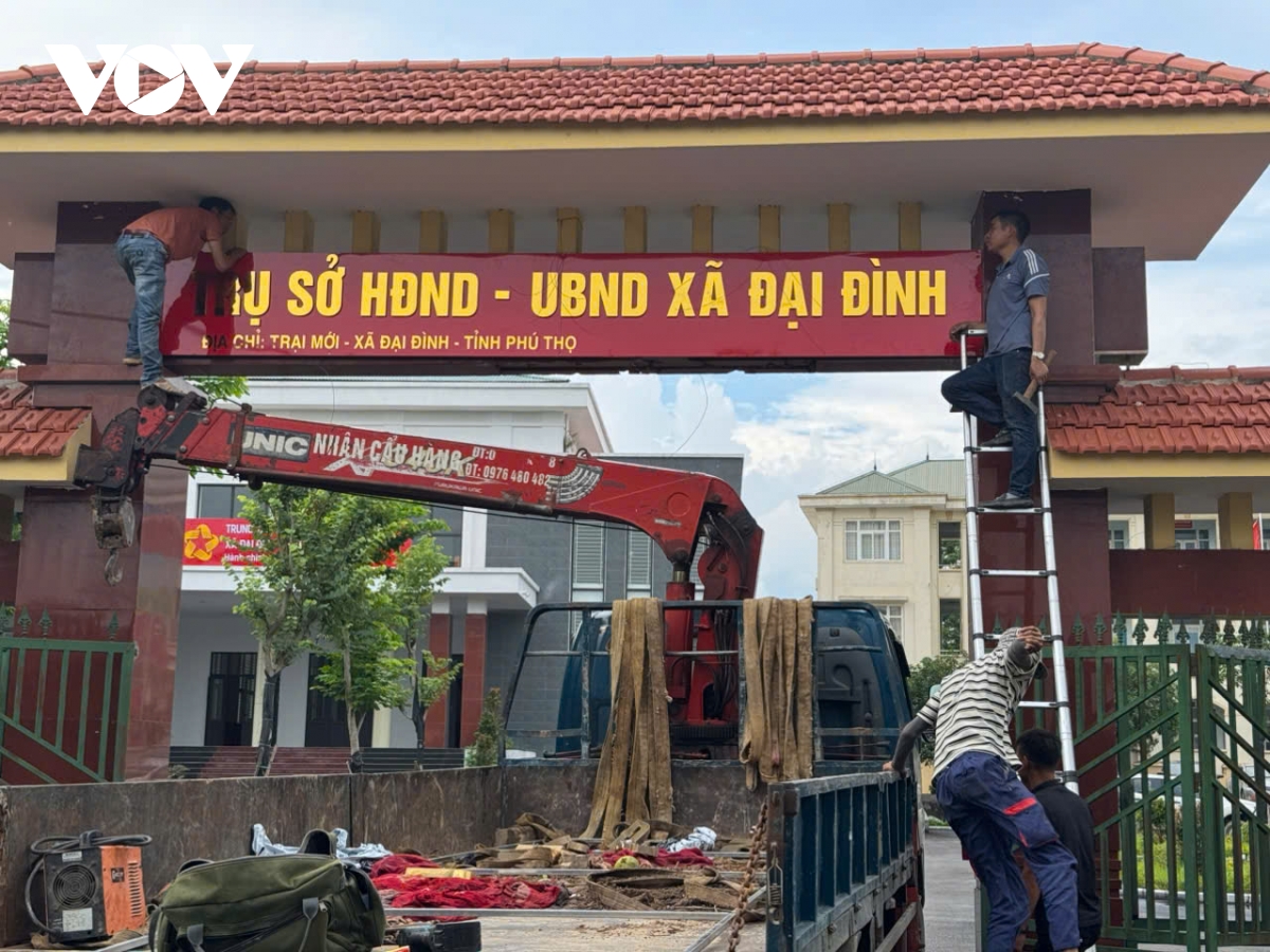 Các xã, phường mới của tỉnh Phú Thọ thay biển tên, tân trang trụ sở trước giờ G