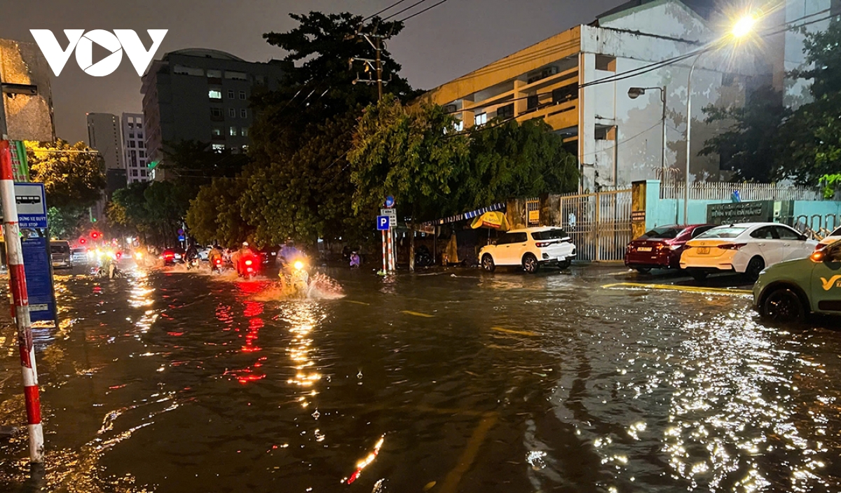 Đà nẵng mưa lớn, ngập cục bộ do ảnh hưởng bão số 1 hình ảnh 4 Da nang mua lon, ngap cuc bo do anh huong bao so 1 hinh anh 4