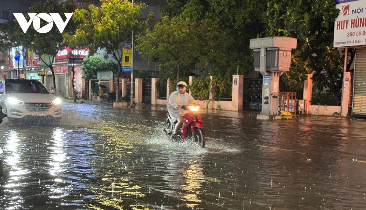 Đà nẵng mưa lớn, ngập cục bộ do ảnh hưởng bão số 1 hình ảnh 5 Da nang mua lon, ngap cuc bo do anh huong bao so 1 hinh anh 5