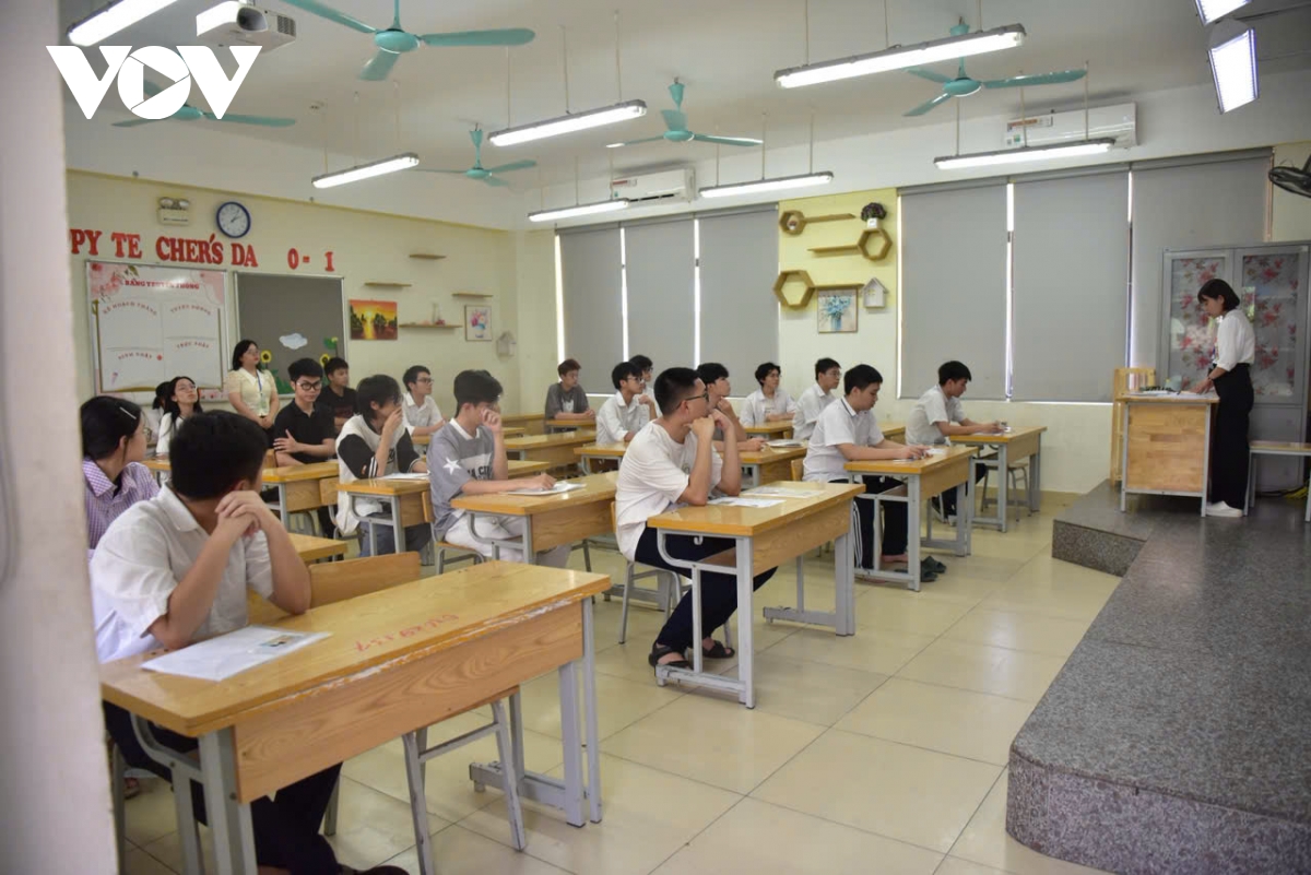hơn 124.000 thí sinh hà nội làm thủ tục dự thi tốt nghiệp thpt 2025 hình ảnh 9 hon 124.000 thi sinh ha noi lam thu tuc du thi tot nghiep thpt 2025 hinh anh 9