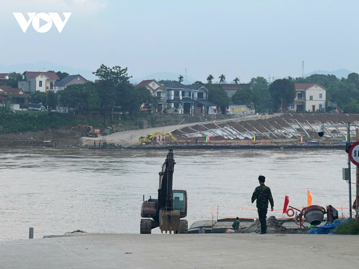 Phú Thọ: Cắt cầu phao Phong Châu từ 15h hôm nay do nước sông Hồng chảy siết