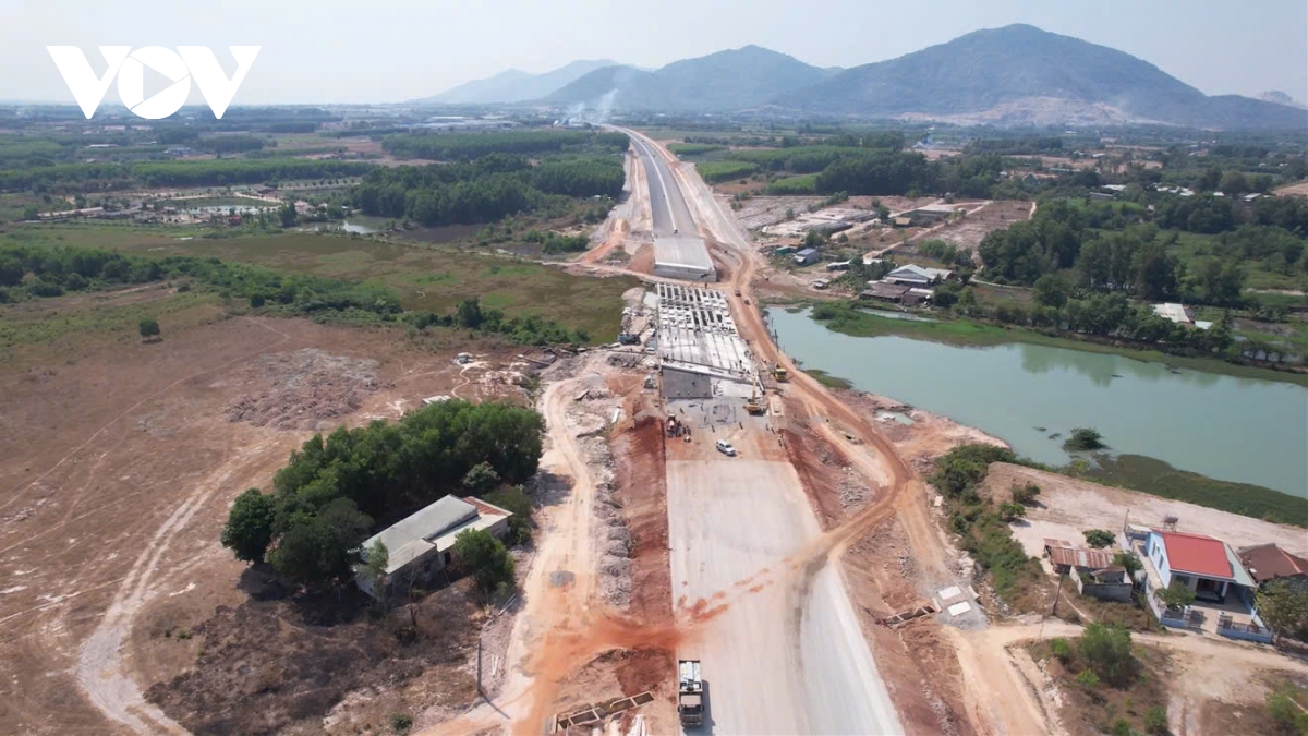 Vẫn còn một số dự án giao thông trọng điểm, trạm dừng nghỉ chậm tiến độ