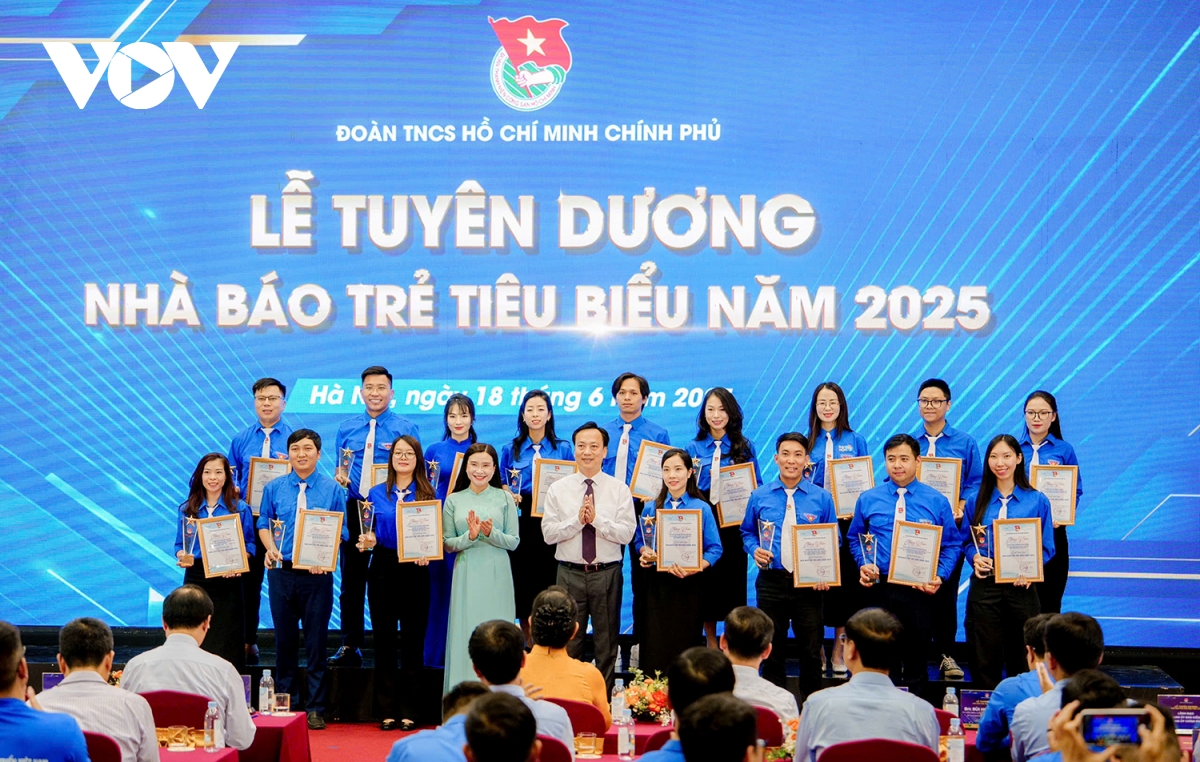 Đoàn thanh niên chính phủ tuyên dương 50 nhà báo trẻ tiêu biểu hình ảnh 6 Doan thanh nien chinh phu tuyen duong 50 nha bao tre tieu bieu hinh anh 6