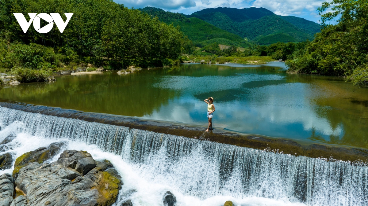 kham pha mua he mat lanh o hue, tu bien loc binh den dinh bach ma hinh anh 5