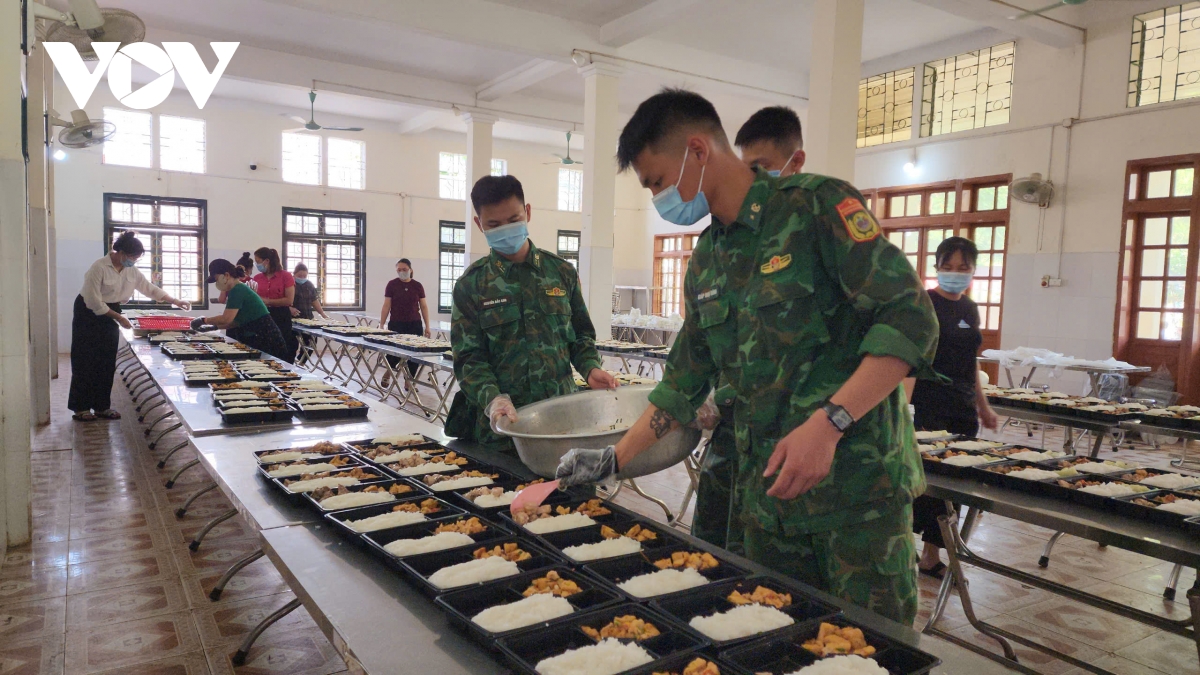người lính biên phòng đồng hành cùng sĩ tử vùng cao biên giới sơn la hình ảnh 6 nguoi linh bien phong dong hanh cung si tu vung cao bien gioi son la hinh anh 6
