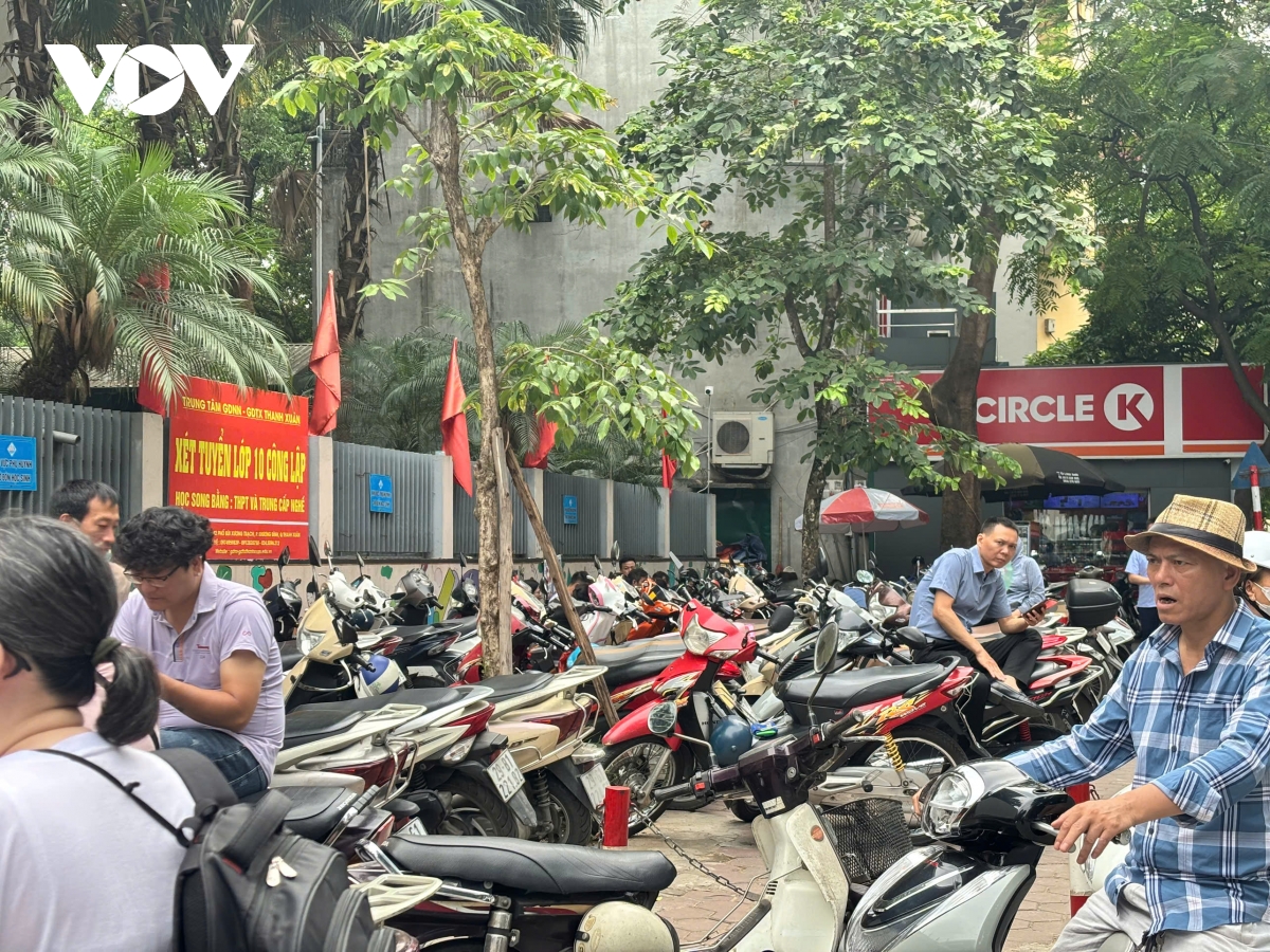 giao thông điểm thi thcs khương Đình, thanh xuân tắc nghẽn trước giờ làm thủ tục hình ảnh 10 giao thong diem thi thcs khuong Dinh, thanh xuan tac nghen truoc gio lam thu tuc hinh anh 10