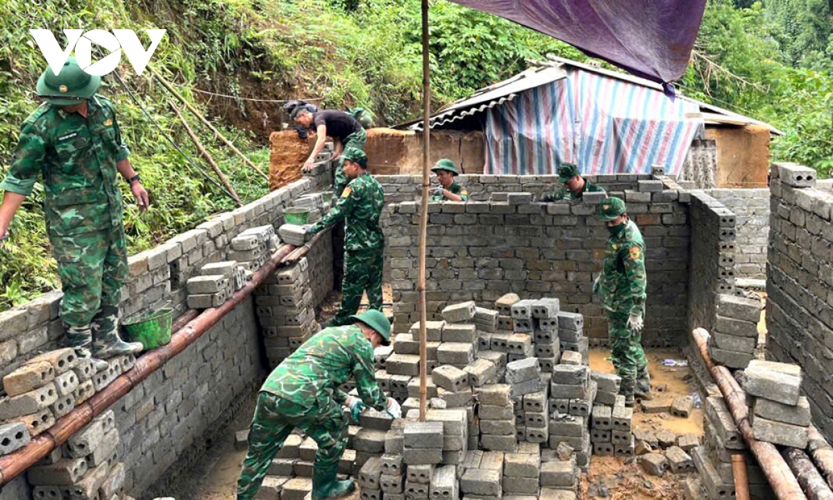 bộ đội biên phòng lai châu chung tay xây những mái ấm nơi biên giới hình ảnh 8 bo doi bien phong lai chau chung tay xay nhung mai am noi bien gioi hinh anh 8