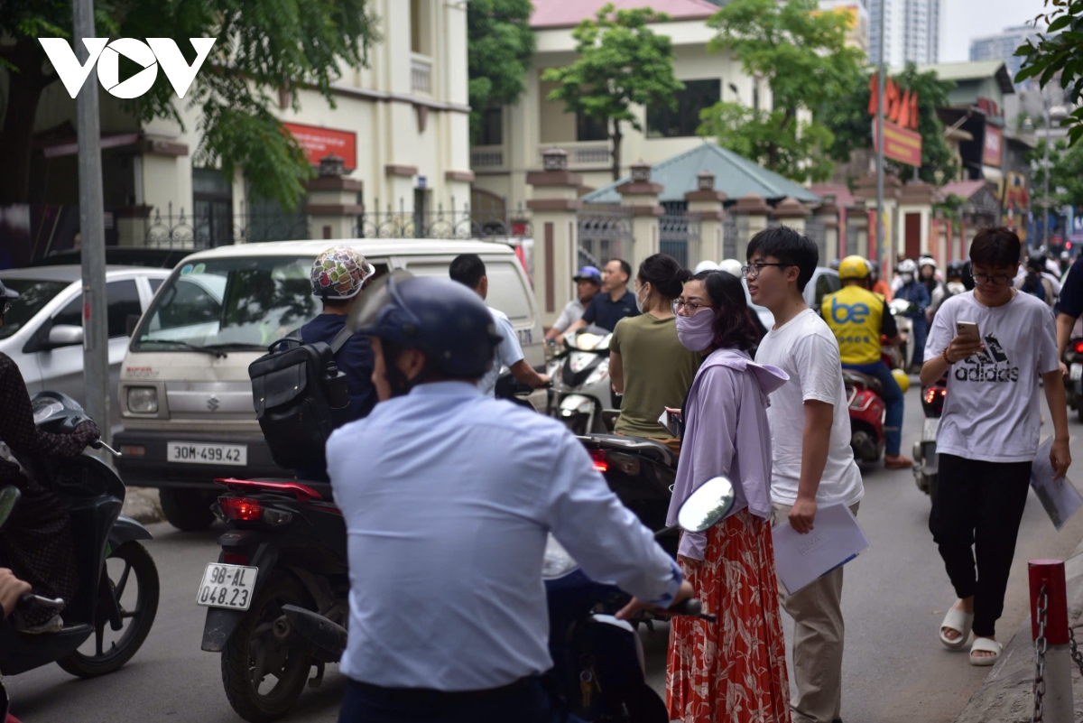 giao thông điểm thi thcs khương Đình, thanh xuân tắc nghẽn trước giờ làm thủ tục hình ảnh 11 giao thong diem thi thcs khuong Dinh, thanh xuan tac nghen truoc gio lam thu tuc hinh anh 11