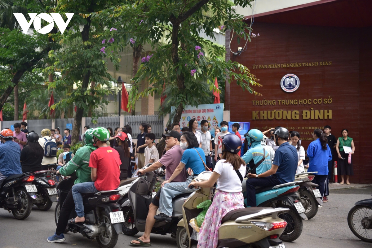 giao thong diem thi thcs khuong Dinh, thanh xuan tac nghen truoc gio lam thu tuc hinh anh 12