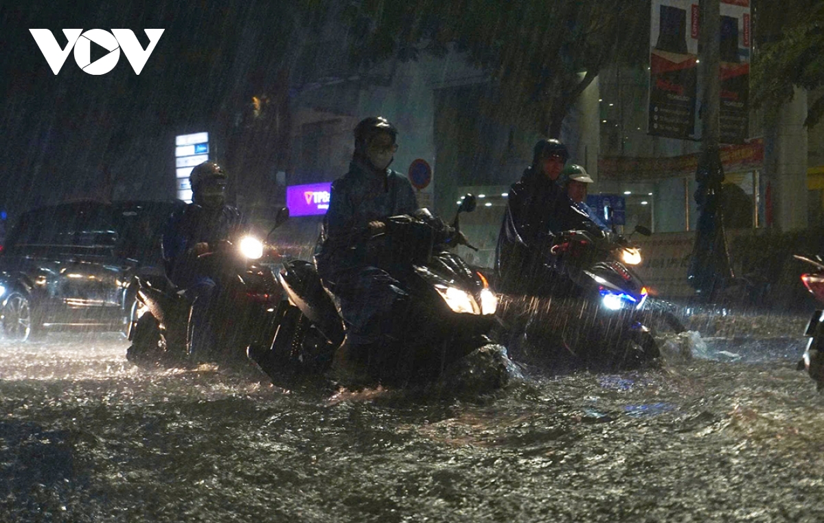 Đà nẵng mưa lớn, ngập cục bộ do ảnh hưởng bão số 1 hình ảnh 10 Da nang mua lon, ngap cuc bo do anh huong bao so 1 hinh anh 10
